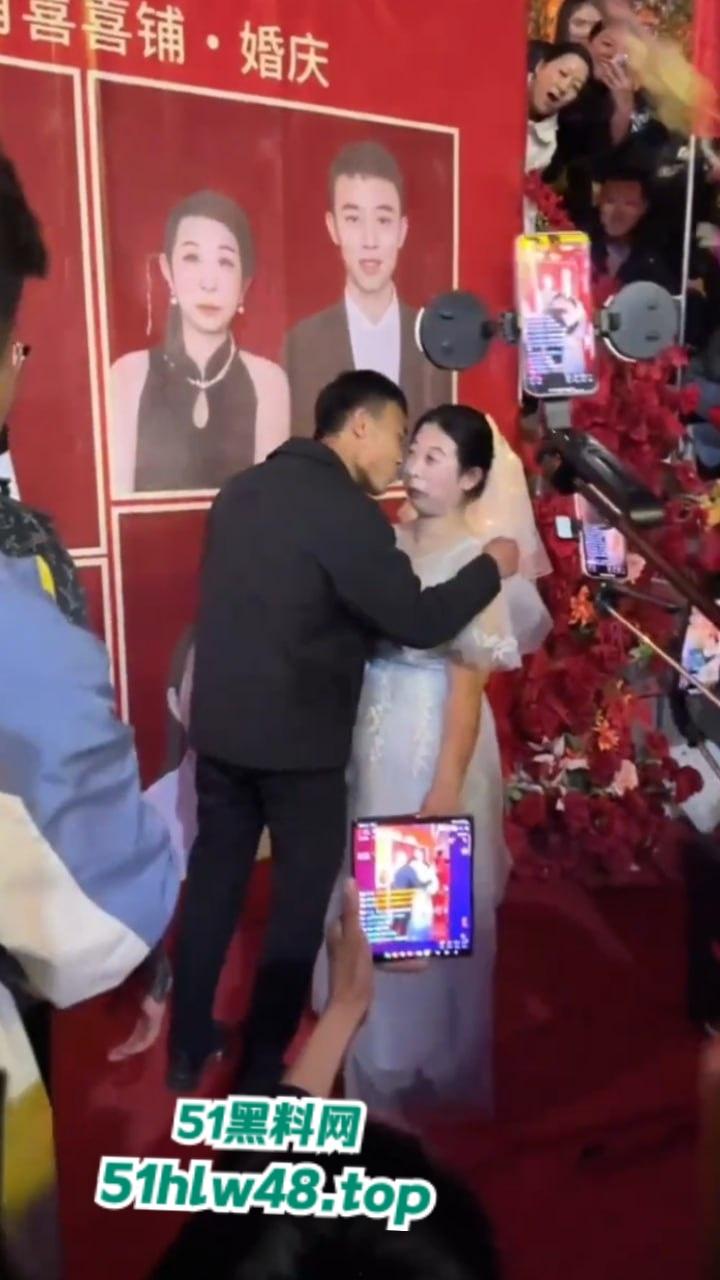 日照最聪明小伙,娶了大自己几十岁的老姐姐少走弯路,真是一点苦都不用吃。-3