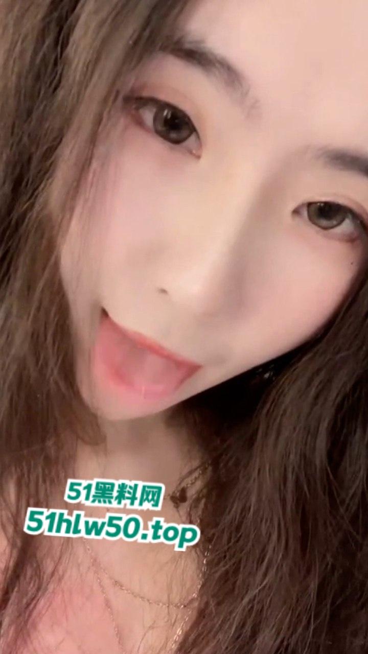 撸点爆满的【沪上十三姨】高冷艳气质美女,开档黑丝大尺度显得巨反差!-6