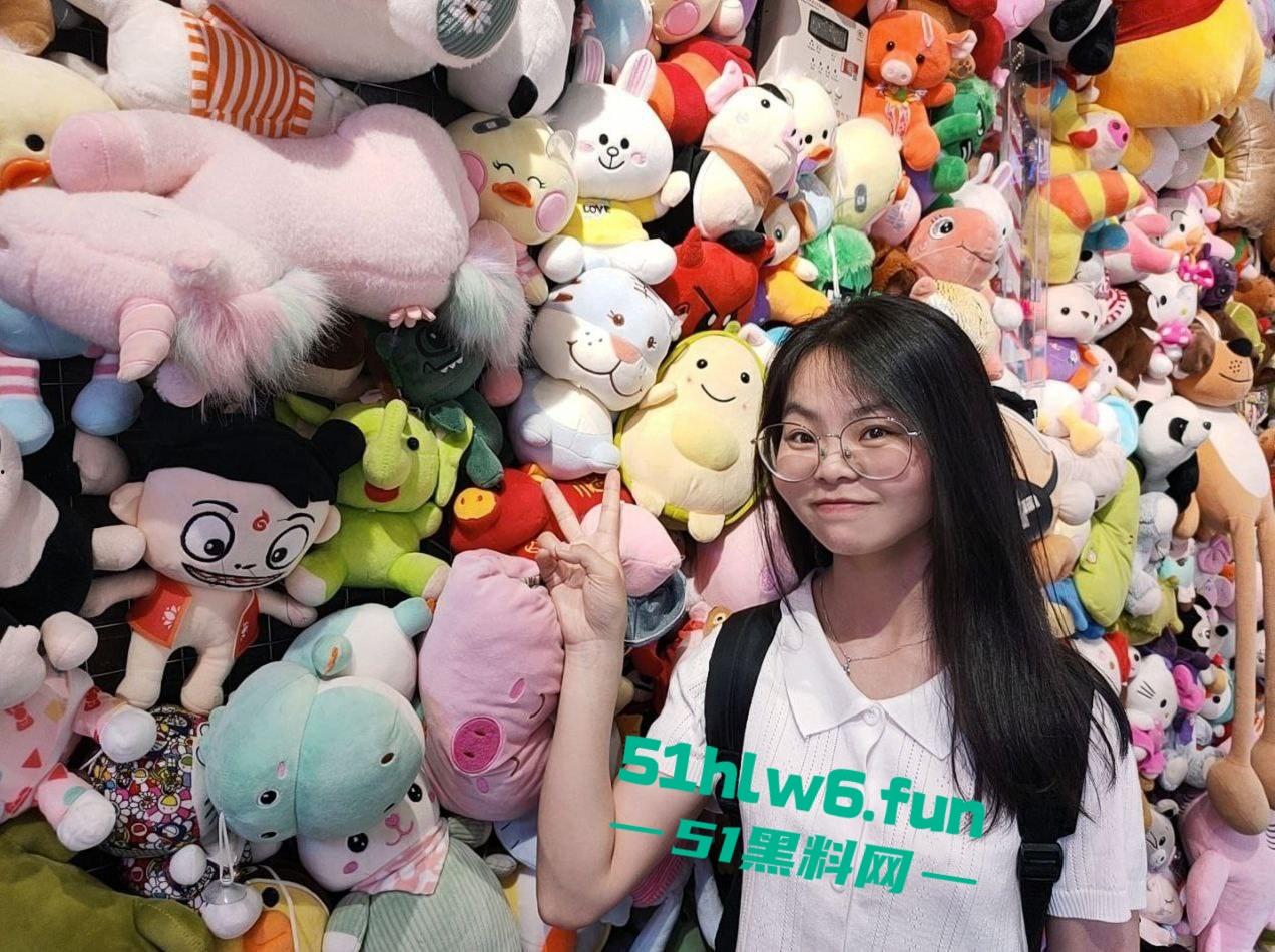 西南政法大学外语学院骚逼【傅祖梅】身材超性感骚母狗,穿黑丝被男友调教,写上淫语激情爆操。-2