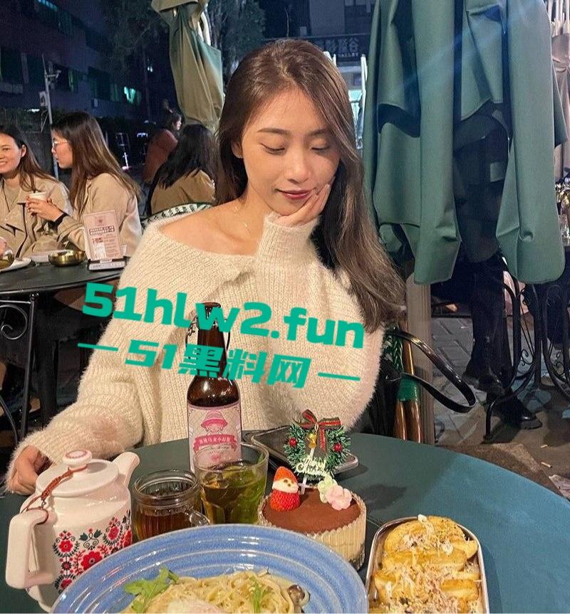 唐山极品母狗【吴蕾云】背着男友偷吃猛男,被大屌操到腿软,口爆颜射舔得干干净净,全程自拍视频惨遭流出!-5