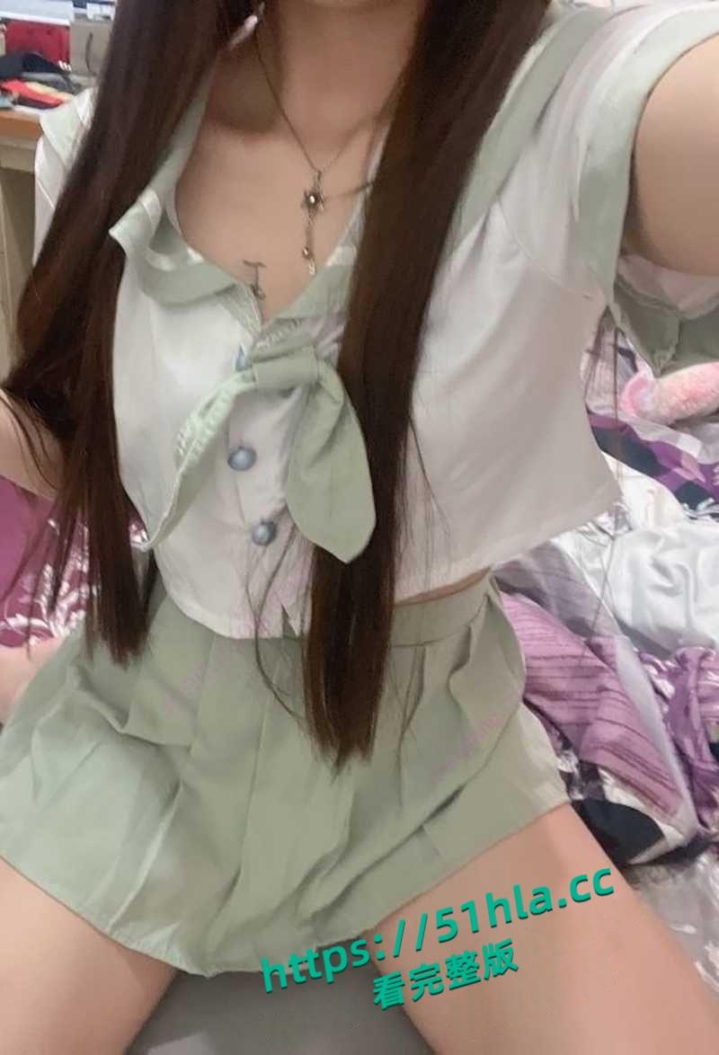 高颜值反差妹网调视频曝光,脱光JK制服露奶抠穴,头套蕾丝内裤骚气放尿,满口淫话邀请主人免费操!-1