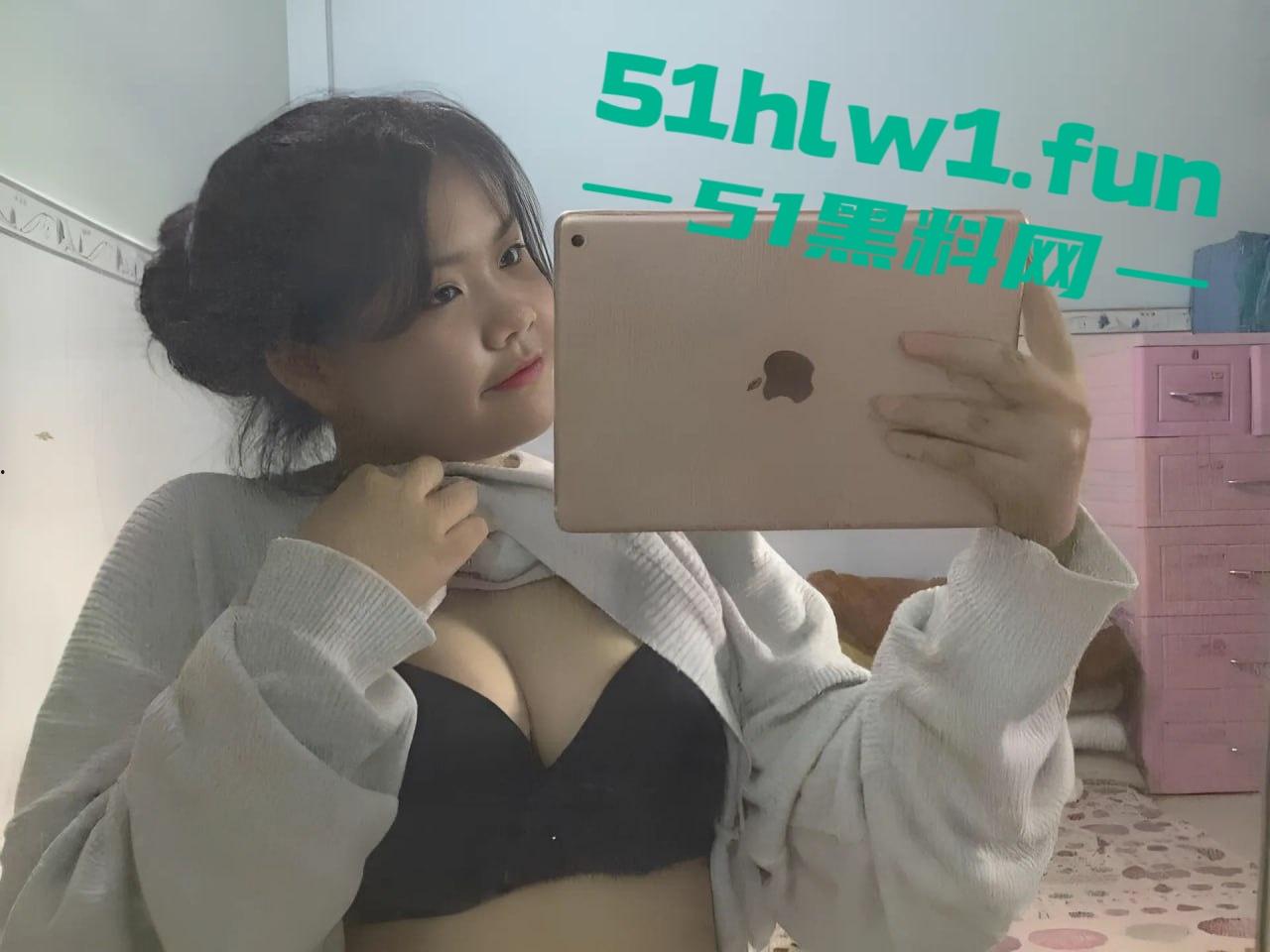 从现在开始叫我开坦克得贝塔,粉嫩一线天骚逼配超大奶子,哥们先F为敬,F键按到手软干就完事了!-5