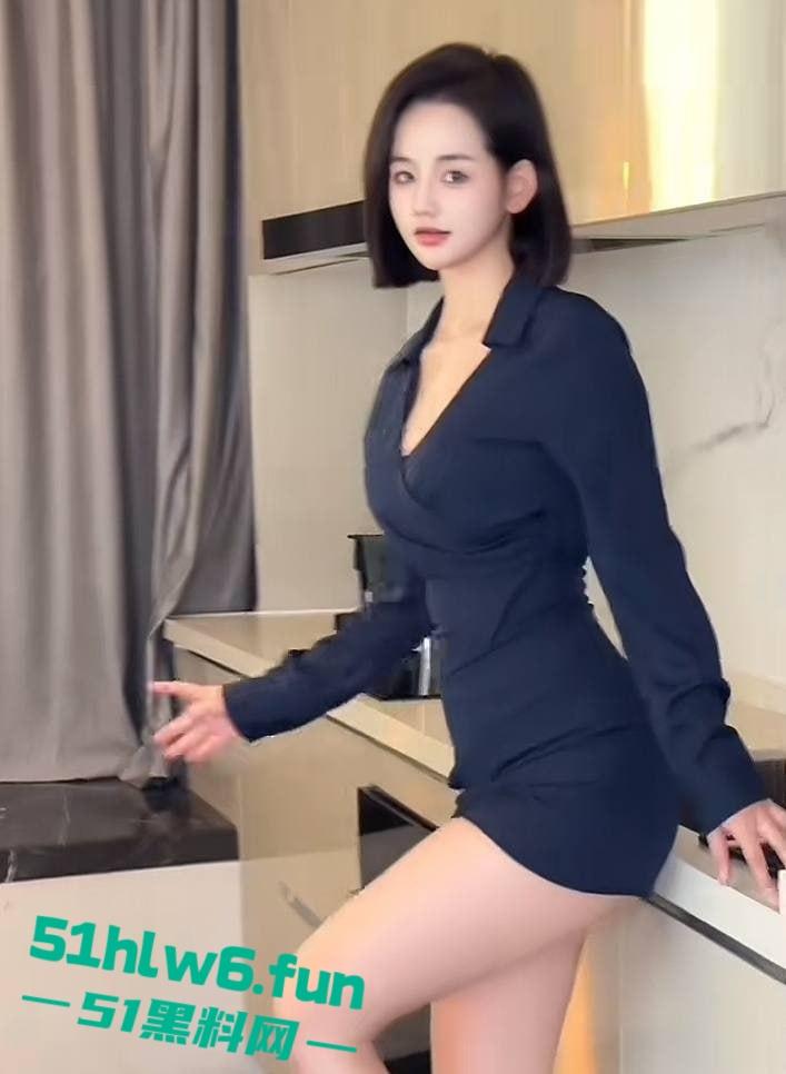 抖音18万粉的美女车模【蕾贝卡】直播露点乳形暴露福利满,换衣春光炸翻直播间!-6