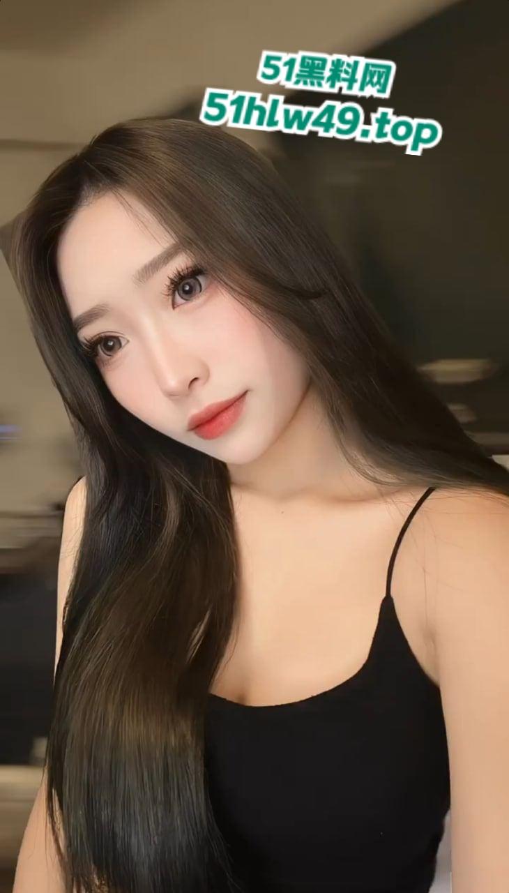 抖音知名性感母狗【滨海徐记面馆老板娘】粉鲍肥臀身材一流,晚上喜欢会讨好榜一大哥的鸡巴。-1