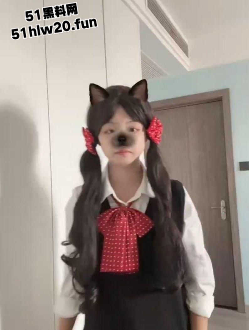 湖南株洲19岁大学生【刘怡婷】反差乖乖女是如何调教成一个淫娃,学生嫩妹中的极度反差!-6