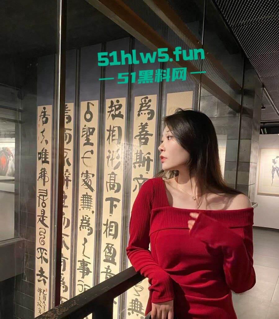 广州工商学院【谭梓柔】与男友性爱视频流出,花式玩弄性感尤物后入骑乘浪叫不止。-2