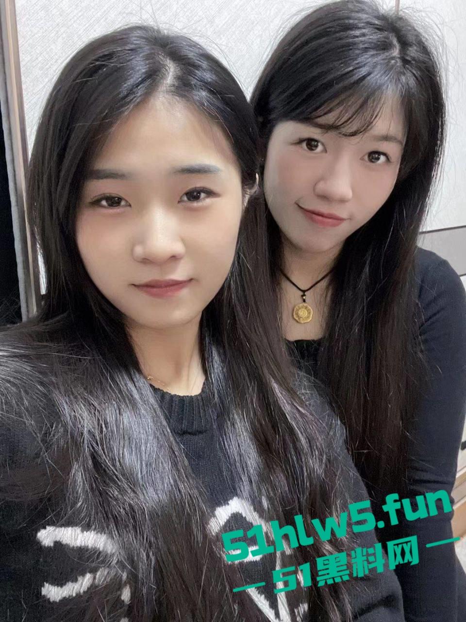 东莞清溪某印刷厂厂妹,下班后回到出租房帮男友口爆吞精拍摄视频,不料分手后惨遭渣男曝光。-1