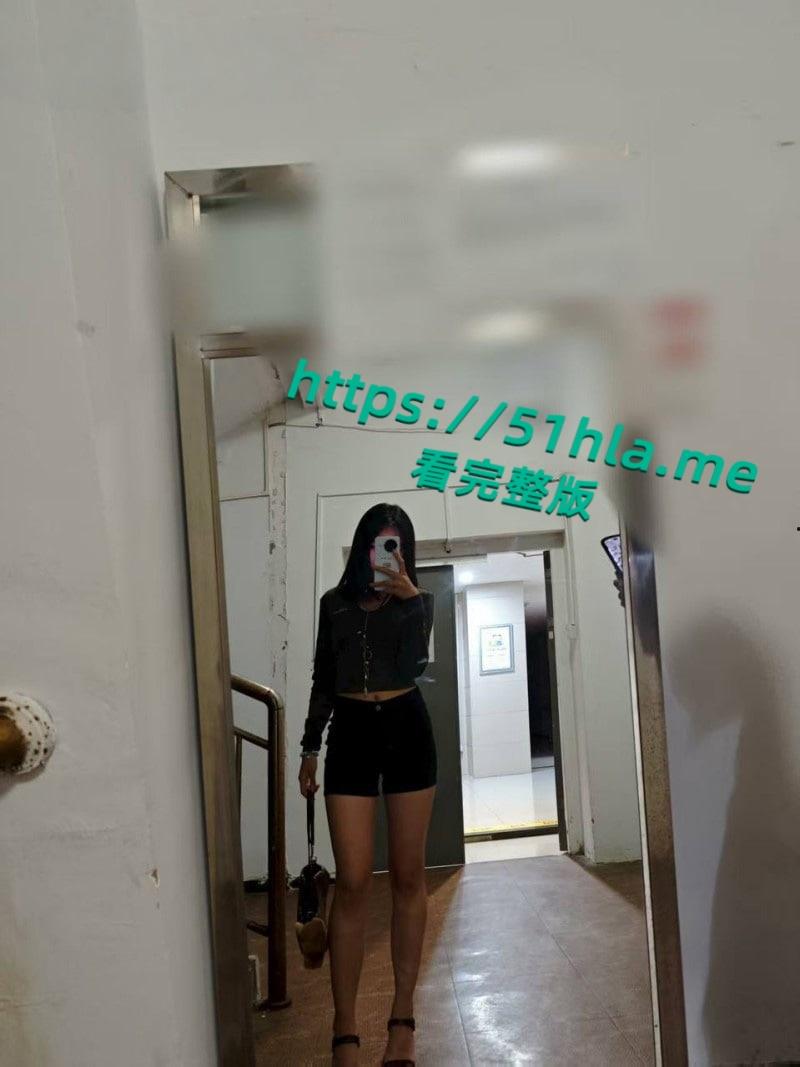 四川达州轻熟人妻【卢佩盈】背着老公约炮友上门泄欲,在儿子床上激情交欢露脸口交风骚至极!-4