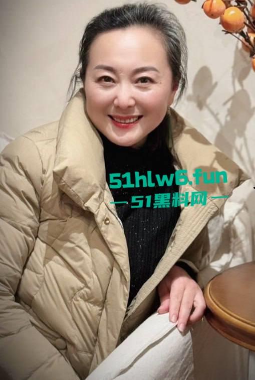 乱伦系列之母子,山西单身富婆常年无性生活淫穴久旱无水,儿子为获巨额财产狂操巨乳骚妈合体爽飞。-4