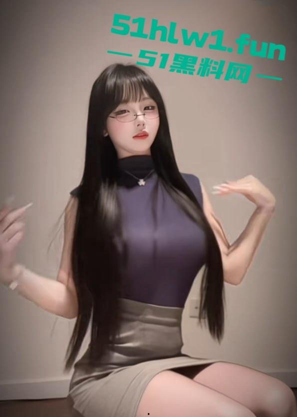 抖音百万粉丝擦边女网红【童锣烧 】微密圈大尺度作品流出 白丝肥臀顶级蜂腰简直太绝了!-9