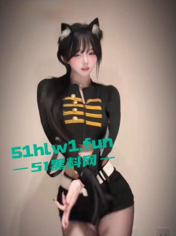 抖音百万粉丝擦边女网红【童锣烧 】微密圈大尺度作品流出 白丝肥臀顶级蜂腰简直太绝了!-13