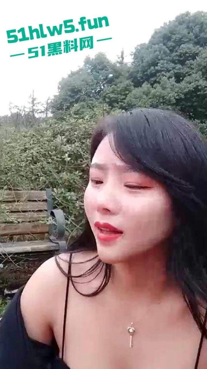 第一户外探花女【苏妲己】高颜值巨乳骚妇,喜欢勾引老头户外野战啪啪,这也太淫荡了。-6