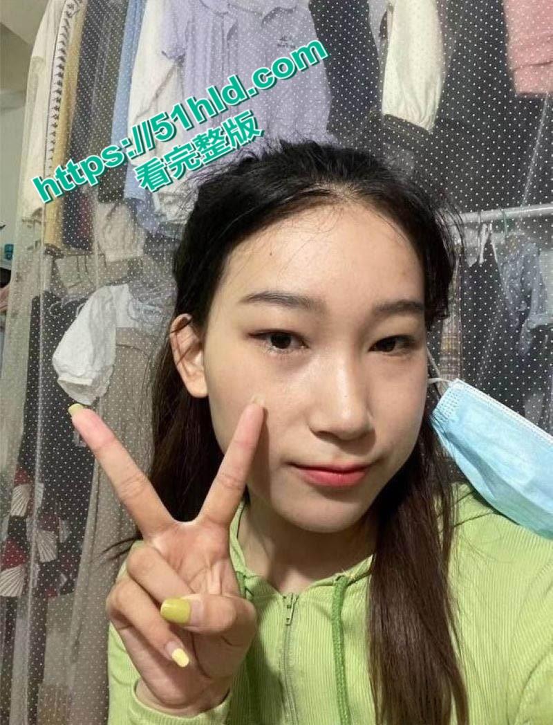 安徽刚毕业少女【刘晓艳】性爱视频曝光,被渣男玩弄一年,裸聊口交自慰样样精通淫荡十足!-4