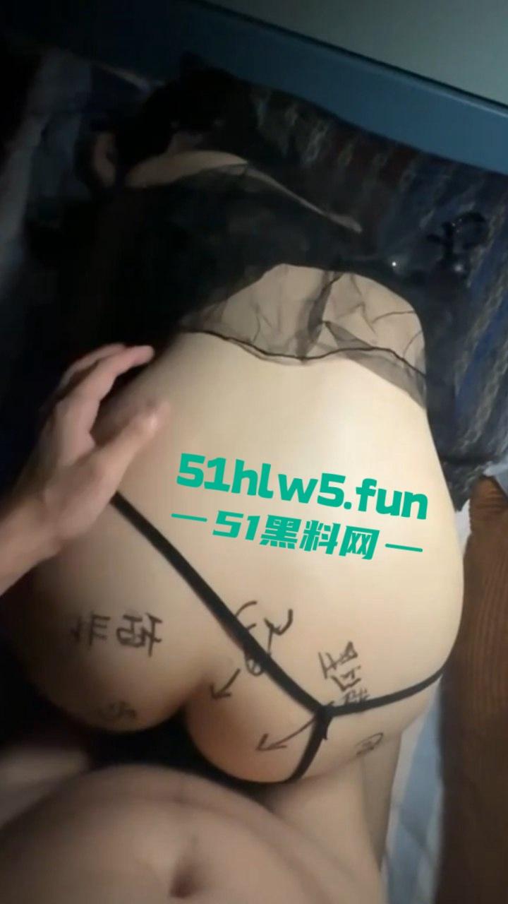 南京模特级女神【李怡楠】完美身材气质美女,惨遭开迈腾的小伙曝光性爱激情啪啪视频。-3