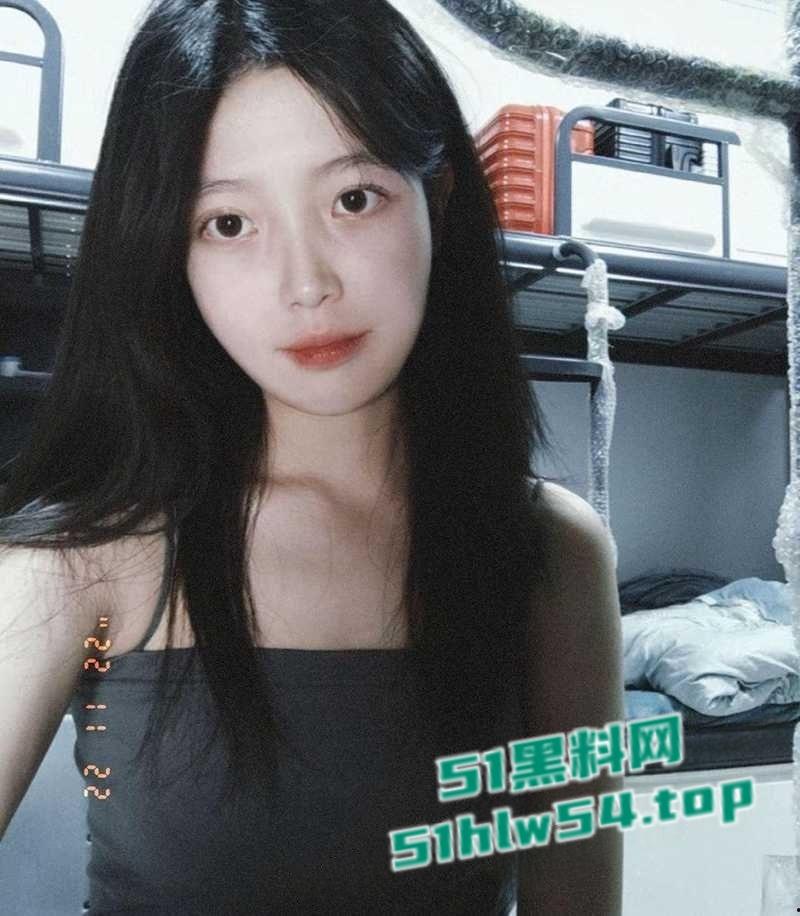 西安清纯学生妹【王思涵】被男友调教做爱视频曝光,完美露脸表情既享受又风骚!-8