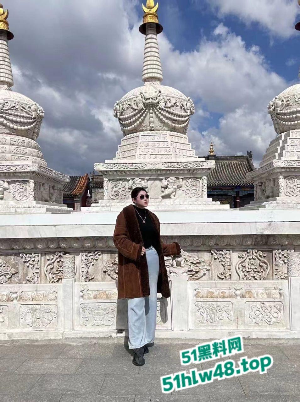 抖音擦边女坦克【S嘉嘉爱睡觉】(BBW版)不雅自慰捏奶私拍被曝光网络,巨奶女坦骚的惊人!-2