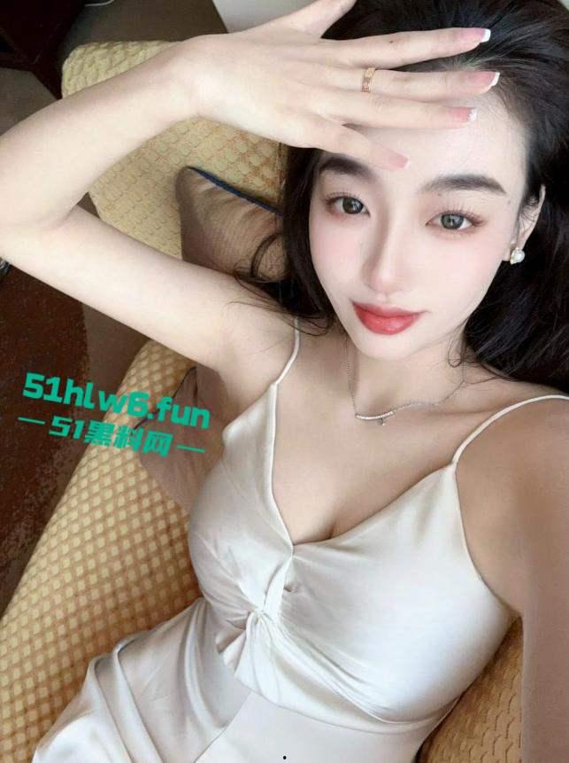 抖音网红【Aying】和男友爱爱视频流出,激情骑乘后入爆操,全程露脸呻吟不断。-7