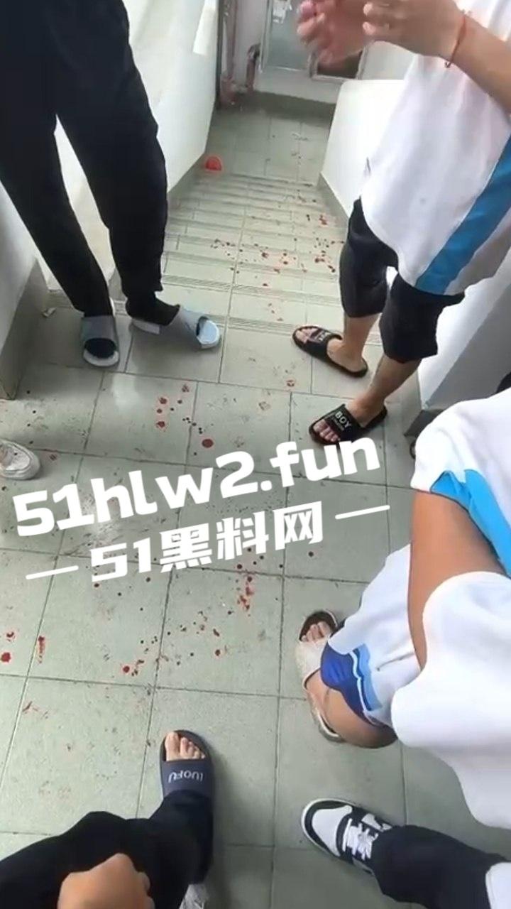 顺德中专汽修学院两男生暴揍室友,还用玻璃将其手筋挑断父母扬言要砍死两人,拒不接受和解。-8