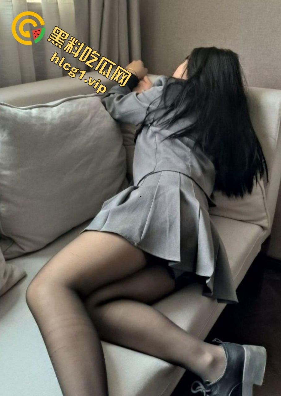 江苏酒水销售苏菲亚!已婚骚货为业绩出轨客户!酒店送炮视频曝光!黑丝揉逼场面火辣!-2