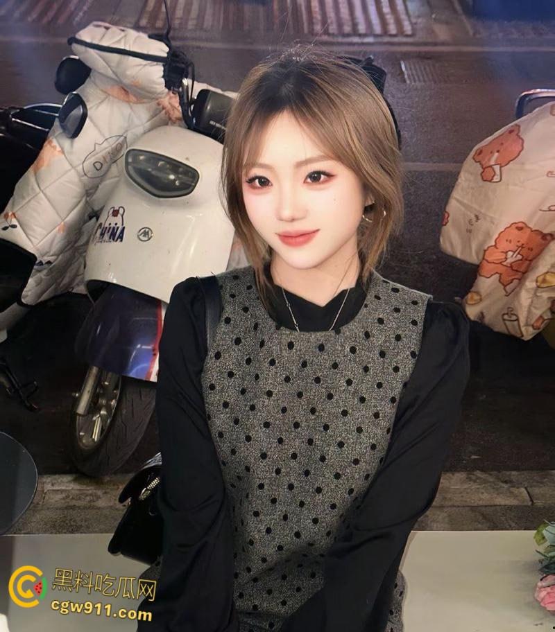 山东临沂颜值御姐【杜思涵】,初入社会失业空虚,被精神小伙趁虚而入,后入猛干口交内射,又一个堕落的小母狗 !-1