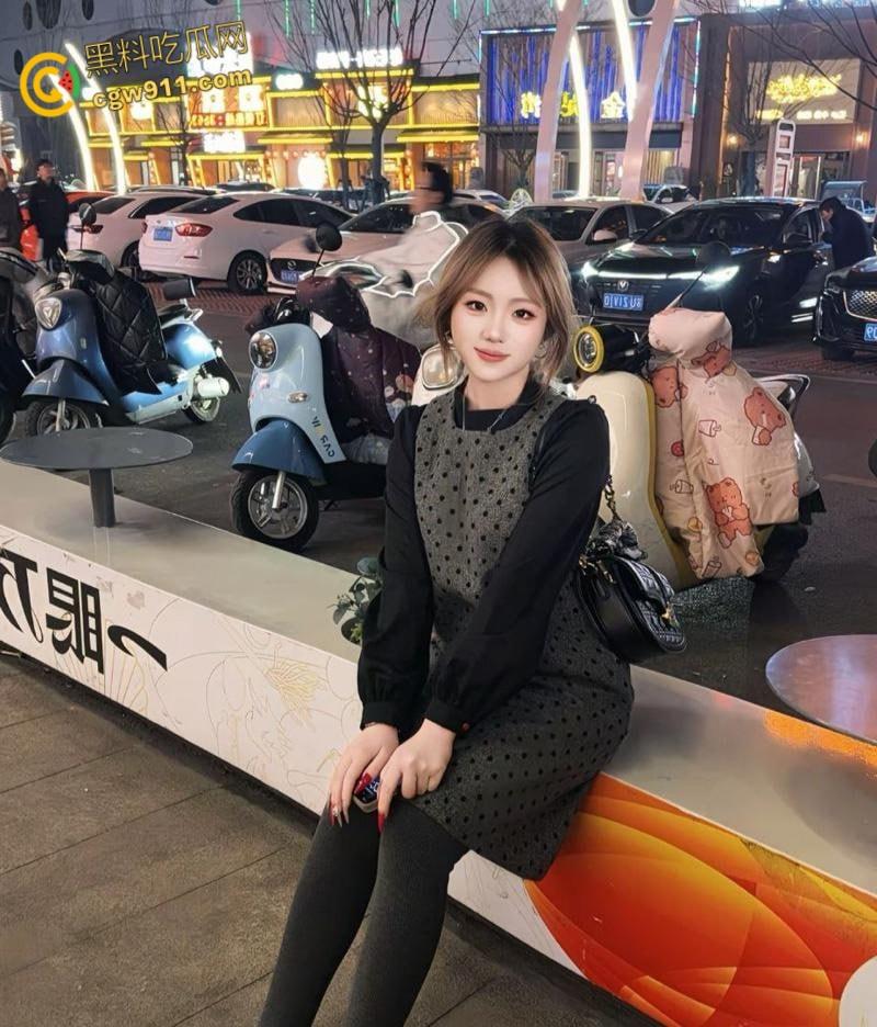 山东临沂颜值御姐【杜思涵】,初入社会失业空虚,被精神小伙趁虚而入,后入猛干口交内射,又一个堕落的小母狗 !-3