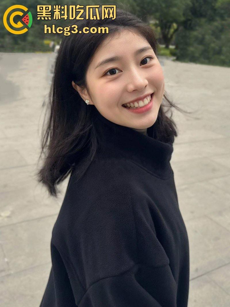 反差女友【秦嘉倪】连体黑丝露出白虎美鲍 被男友猛操淫叫不断!-5