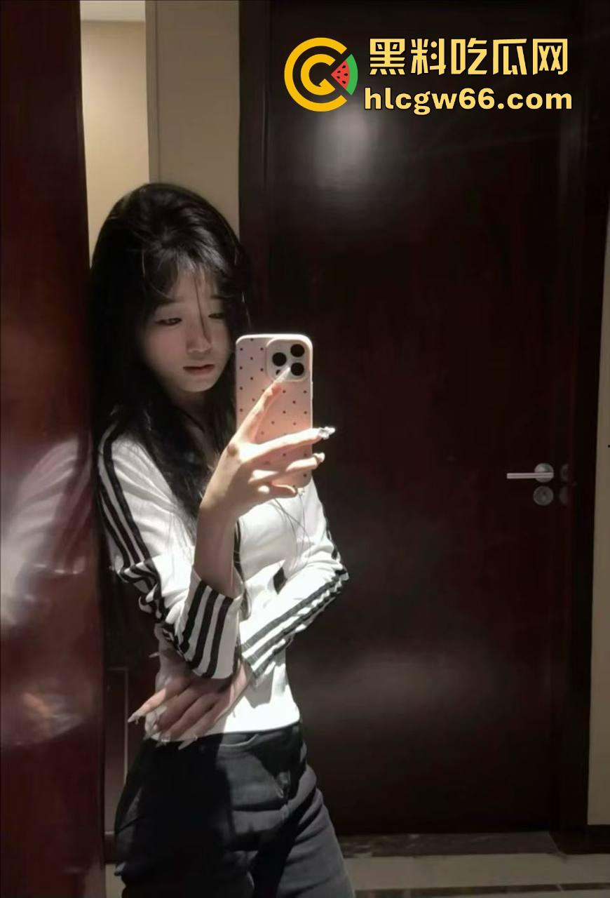 浙江大学高颜值妹子『孙瑜伊』高中清纯乖乖女，大一就破处，大二换男友如换衣，女仆装被爆操调教！-3