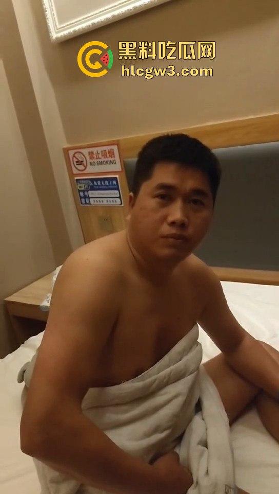 瓜友爆料山东狼友,洗澡脱光还没上钟就被老婆抓,这钱退不退?老婆说饭都吃不上了你还跑出来浪!-5