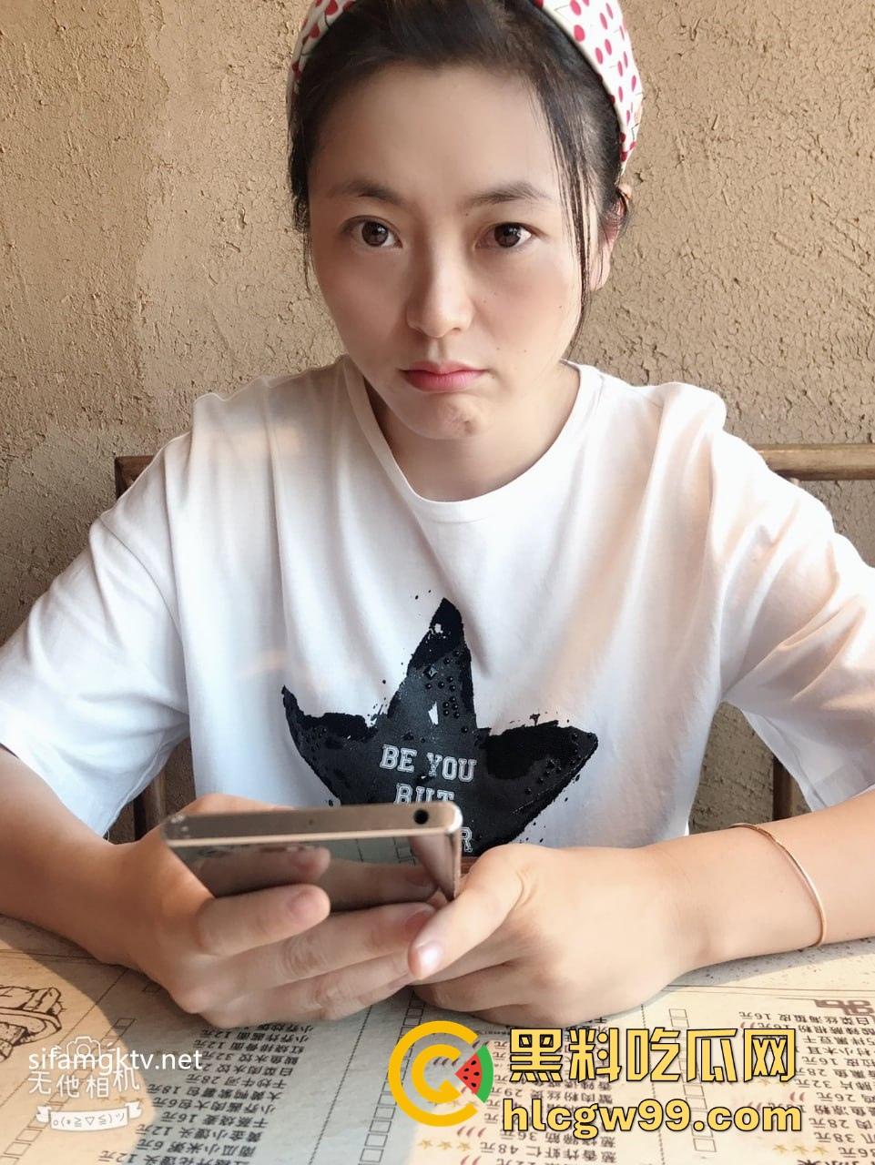 云盘高质露脸泄密!青岛某公司高管【吴美霞】露脸性爱自拍曝光,清爽干练短发美女,骑乘反差很有撸点!-2