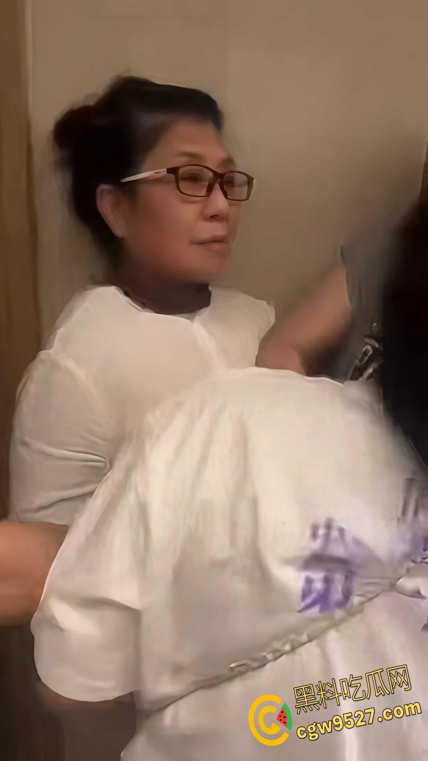 湖南某母婴培训机构,押金纠纷多人围堵事件,学员丈夫怒斥黑心机构,欺诈消费者权益!-3