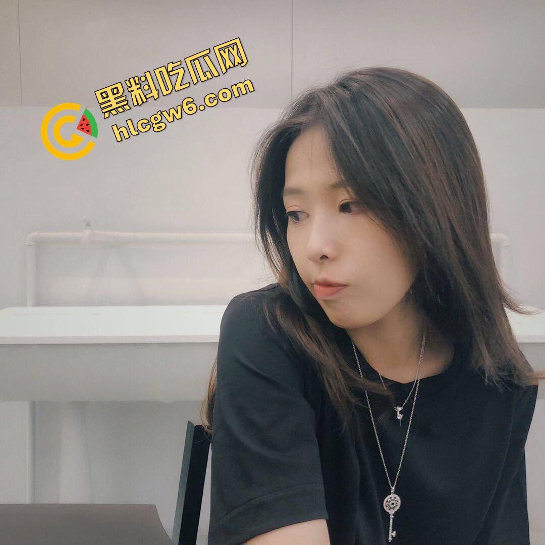 江苏无锡反差母狗骚鸡少妇『欧丽媛』饱满阴唇黑中带粉 酒店舔鸡吸蛋顶级口活!原创独家投稿曝光!-4