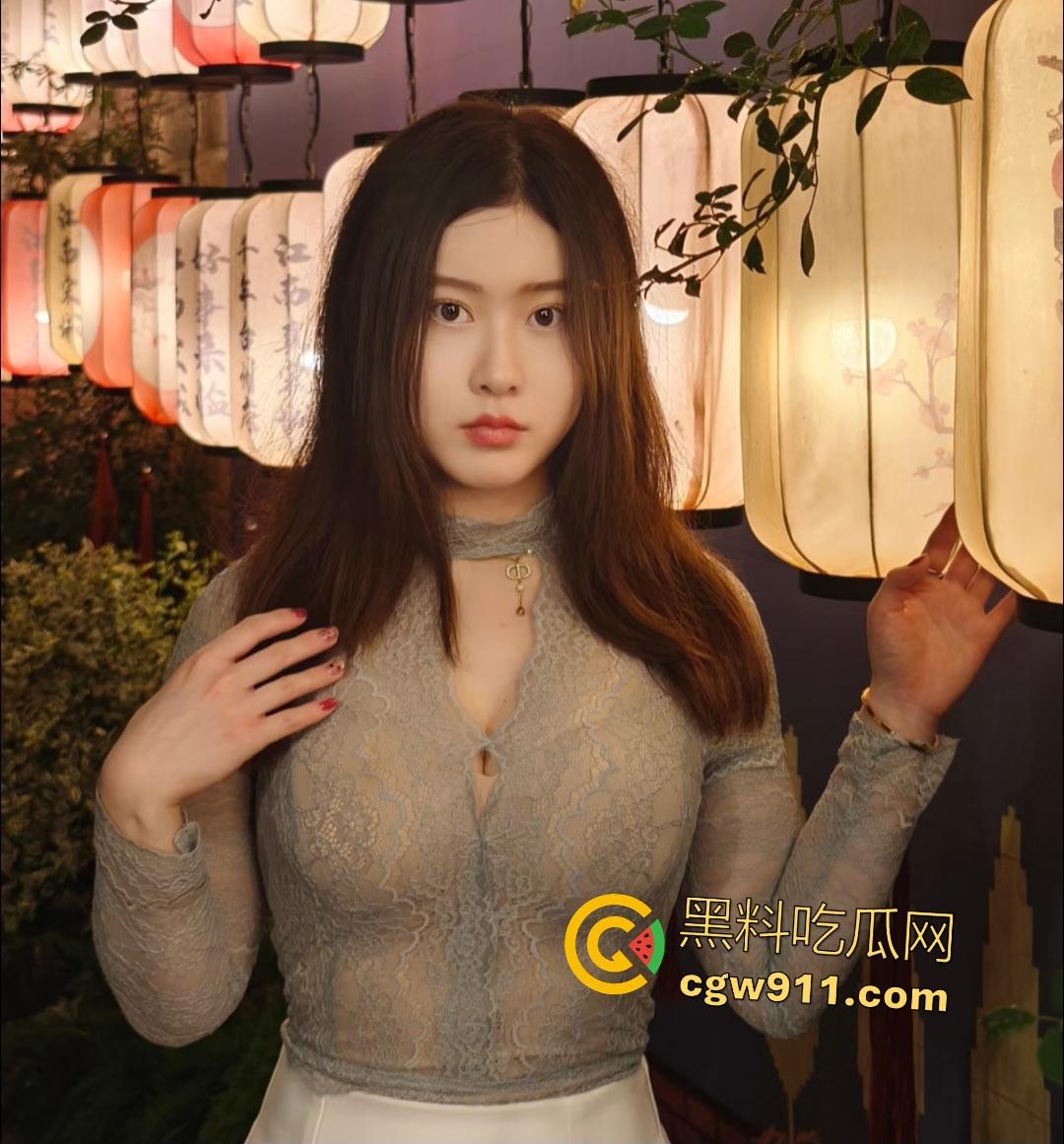 禽兽老爸操翻女儿!夜闯闺房巨屌捅烂嫩逼,精液灌满骚穴,女儿成肉便器,外面男人谁他妈比得上!-1