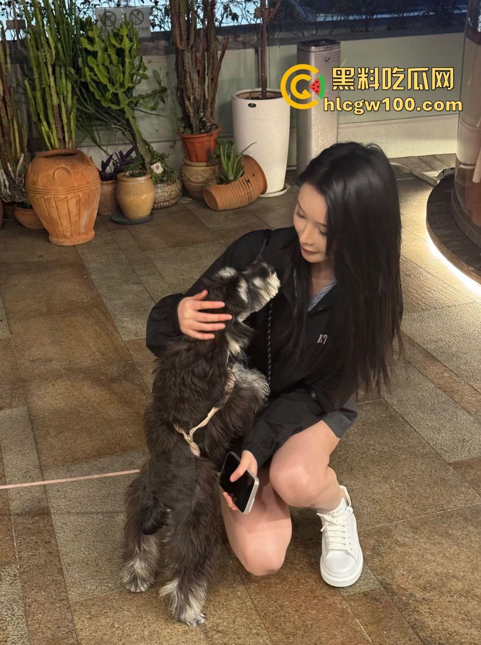 杭州富哥的奢华下午茶,茶又白又长端起来就是极品,喝上一口直接懂了品茶得滋味,咱喝的只能算下脚料!-2