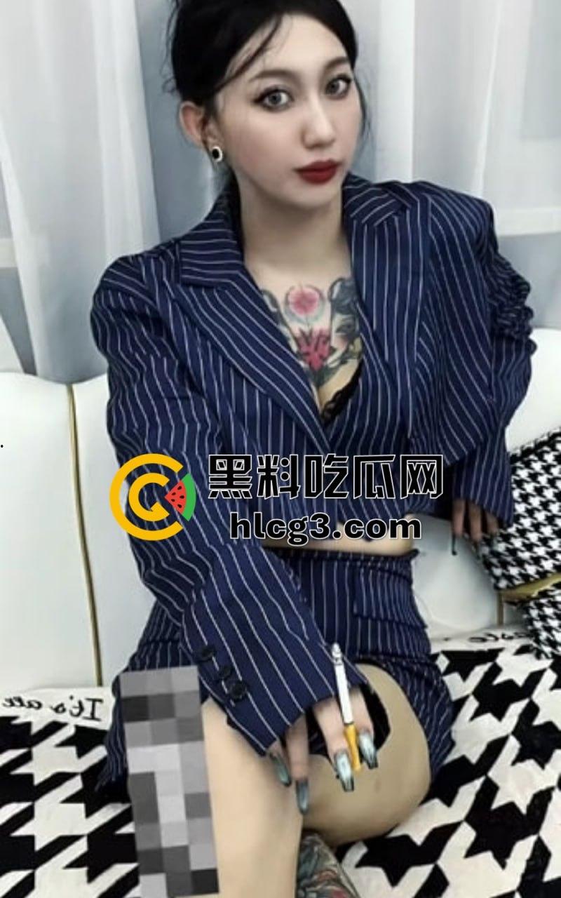 快手爆炸丑闻!纹身女神『彤謌』与榜大哥私会渔网做爱视频外泄,清纯颜值暗藏“风骚”真相!-9