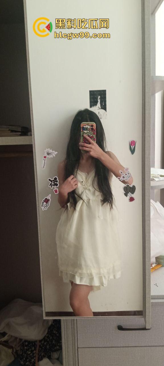 河北师范大学05届英语专业学姐【田熙】COSPLAY爱好者自拍曝光,白虎嫩穴开档黑丝让人看傻眼!-1