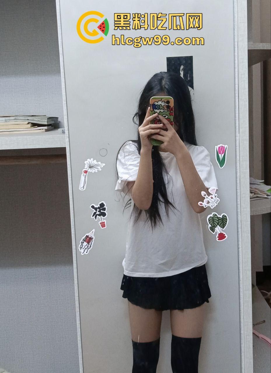 河北师范大学05届英语专业学姐【田熙】COSPLAY爱好者自拍曝光,白虎嫩穴开档黑丝让人看傻眼!-3