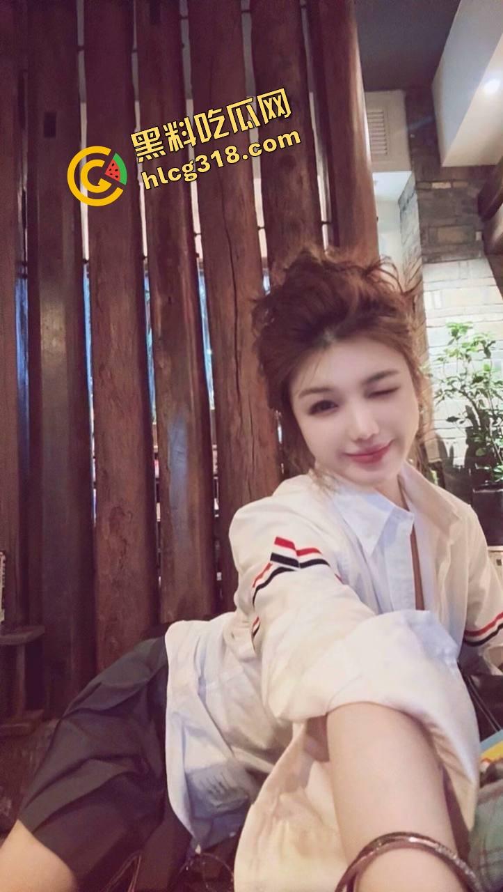 南京私立中专02年辍学技校妹『朱雪雪』白虎无毛三点粉嫩，兼职做快餐，这身子看一眼就得先撸为敬！-2