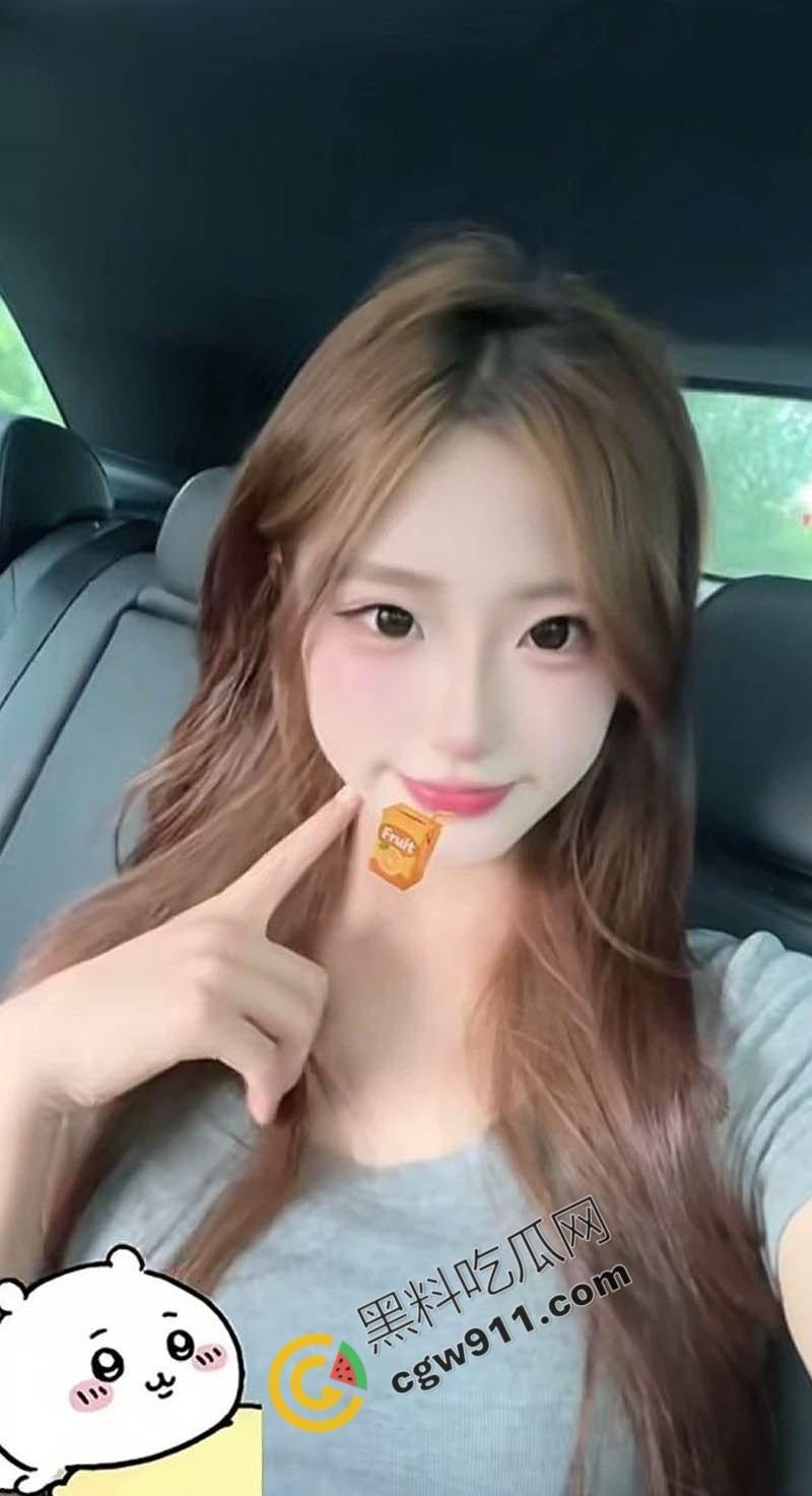 广西柳州大长腿美女【刘璐】成富二代胯下母狗!戴黑皮项圈深喉服侍,翘臀高撅撞击啪啪,狂野摆动高潮尖叫震天-1