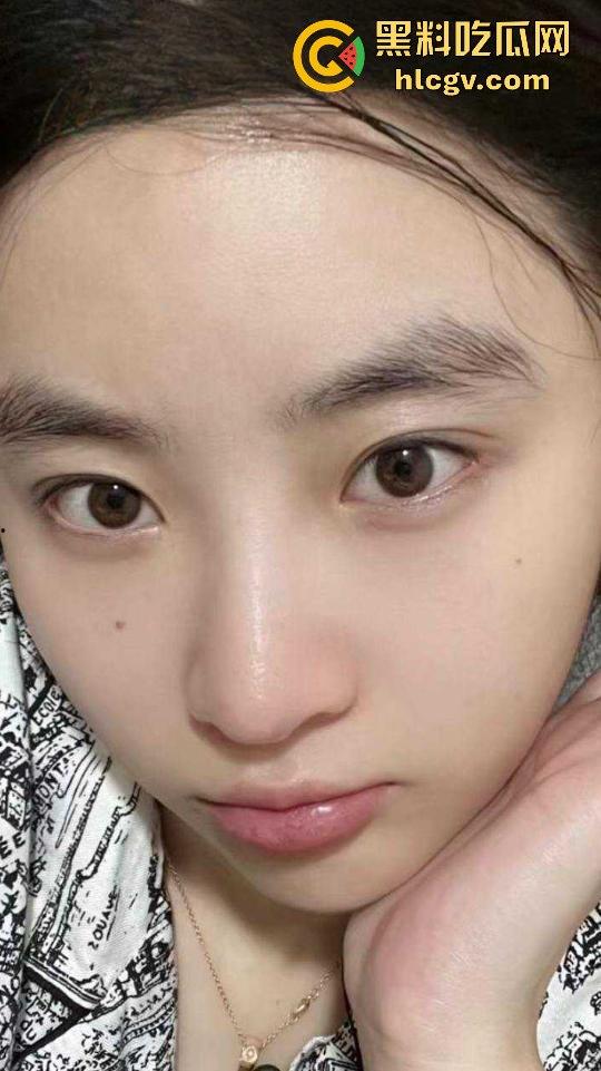 赣州师范科技学院【杨佳静】翻车!校内反差婊堪比再世潘金莲,一双玉臂千人枕,半点朱唇万人尝!-10