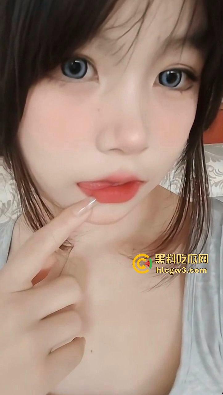 前女友【吕偌贤】背地里和三个黄毛群P!被我抓个现行,骚浪得像条母狗,分手都是便宜她了-8