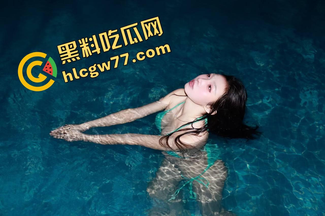 新疆乌鲁木齐李哥爆料认了个05年小妹妹 白天义工装乖夜里小穴放飞 买零食哄着操嫩得水淋淋!-3