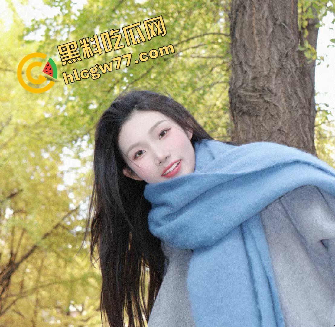 新疆乌鲁木齐李哥爆料认了个05年小妹妹 白天义工装乖夜里小穴放飞 买零食哄着操嫩得水淋淋!-6