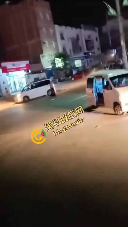 摩苏儿激烈枪战再现,伊拉克苏莱曼尼亚爆炸画面疑似汽油站爆炸!-9