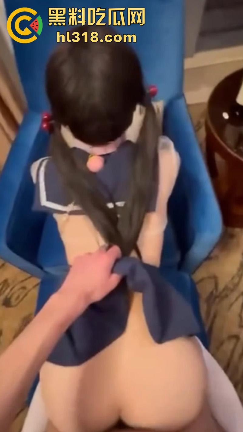 约炮172cm极品萝莉,肌肤如牛奶般白嫩,美乳硕大蜜桃臀饱满,小穴粉嫩无毛,这波的确是羡慕了啊!-6