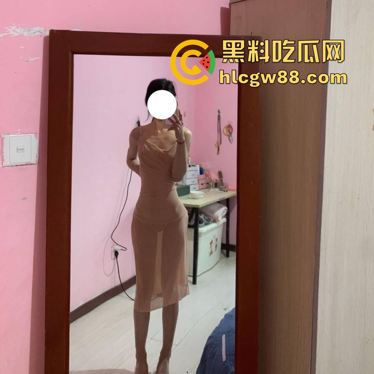 苏州大学校花级学妹『谢赛雅』竟是外围福利姬,私下淫得不行,大尺度福利影片狂吸金,金主专享空降服务!-14