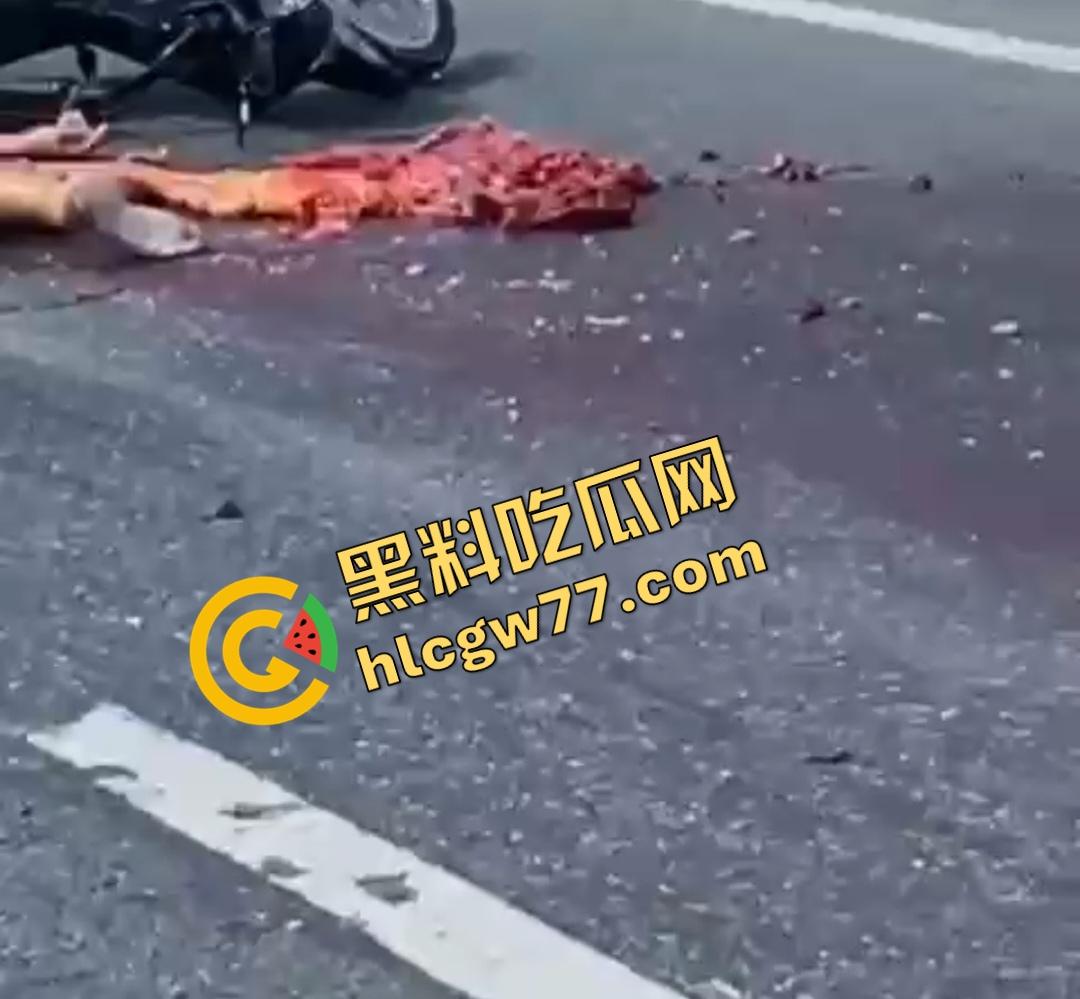 巴西若昂佩索阿摩托车手脸撕裂头断身碎!血腥车祸脸直接撕裂开,路人还想上去捡肾脏!-7