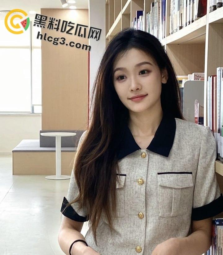 乐山师范学院反差美女学生『冯雨微』喜欢被男友骑在身上操!床上尽显“小母狗”本色!-4