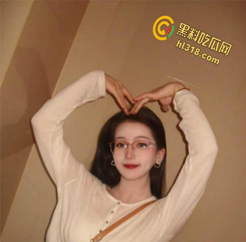 辽宁大学汉语文专业【徐雪晗】,私下被包养变反差小母狗,出轨男友兄弟偷情打炮,被狠狠爆操贱态百出!-4