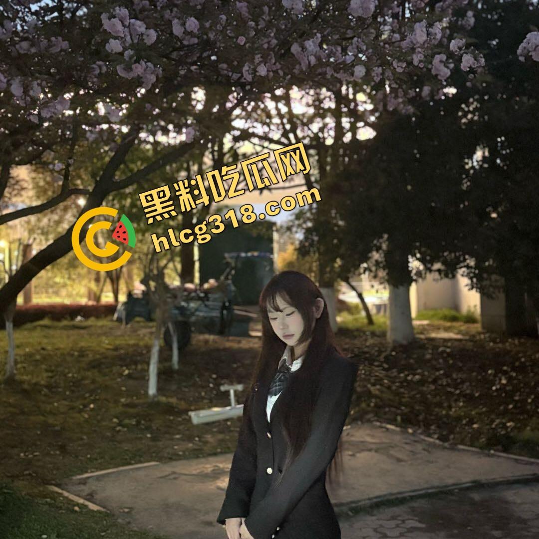 什么反人类操作?一边舔一边插,双飞还能左右开弓还能翻身换位,这身体素质简直是性爱奥运金牌级!-3