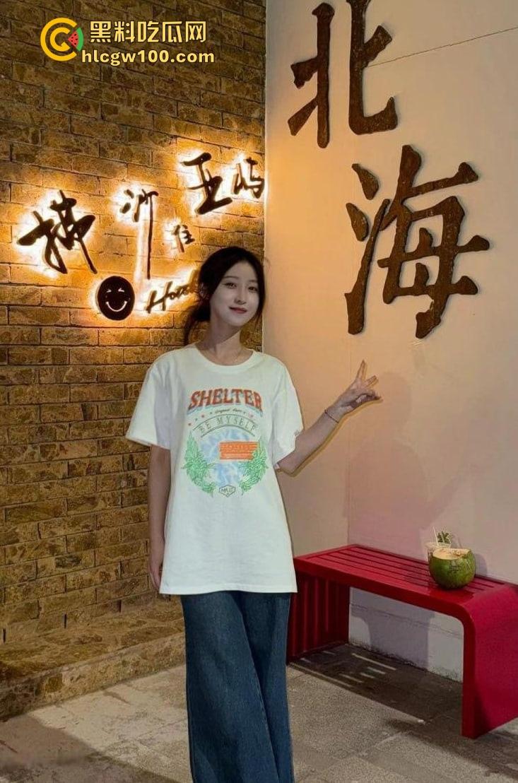 2025年度最快反差新人出炉,哈尔滨顶级颜值气质女神『侯悦然』啪啪视频流出,美乳粉穴精致脚丫看得人舍不得用力!-4